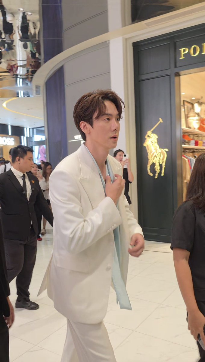 bluespringpuppy's tweet photo. he is soooo handsomeeee ໒꒰ྀི˶♡ . ♡˶꒱ྀི১

cr: tim_2016 https://t.co/ynCQ4hJnTI