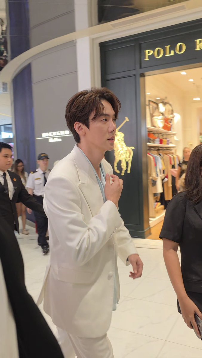 bluespringpuppy's tweet photo. he is soooo handsomeeee ໒꒰ྀི˶♡ . ♡˶꒱ྀི১

cr: tim_2016 https://t.co/ynCQ4hJnTI