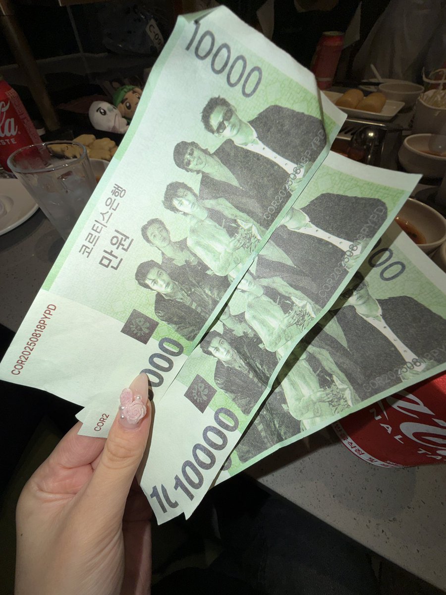 konobaby's tweet photo. 코르티스가 준 용돈으로 하이디라오 사 먹음 https://t.co/gTOO01YQFy