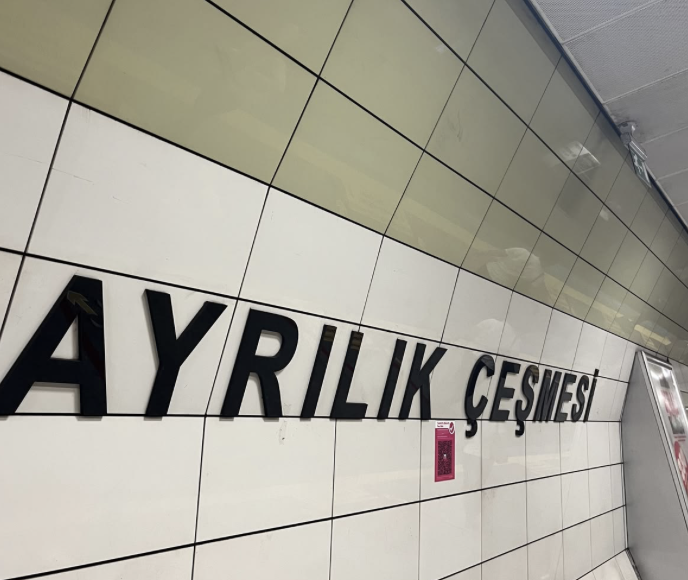 lutfensaknles's tweet photo. şu ayrılık cesmesi duragı ankarada olsaydi ne kafa agritirlardi a https://t.co/i67QGYsZMx