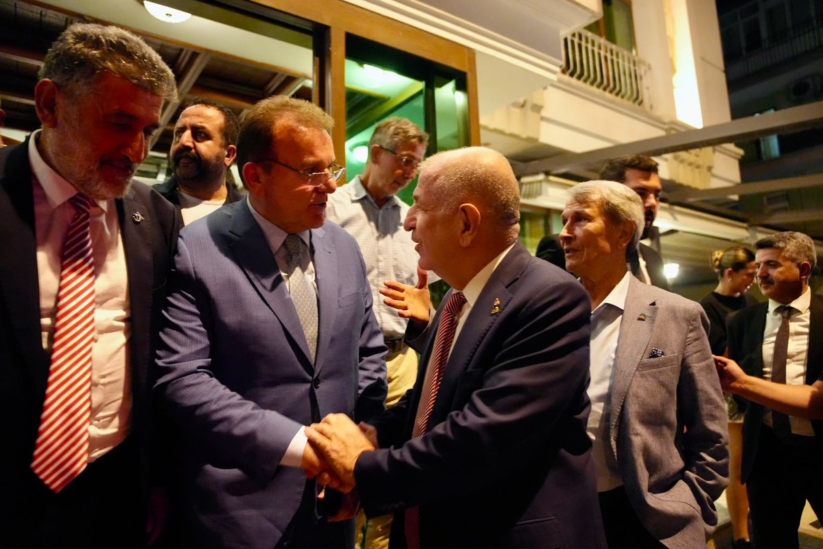 umitozdag's tweet photo. Bağımsız Türkiye Partisi Genel Başkanı Sayın Hüseyin Baş, Kutlu Parti Genel Başkanı Sayın Prof. Dr. Yusuf Halaçoğlu, Adalet Partisi Genel Başkanı Sayın Dr. Vecdet Öz, Milli Yol Partisi Genel Başkanı Sayın Remzi Çayır ile çok faydalı bir değerlendirme toplantısı gerçekleştirdik. 

Kendilerine davetimi kabul edip bir araya gelme fırsatı verdikleri için teşekkür ediyorum.