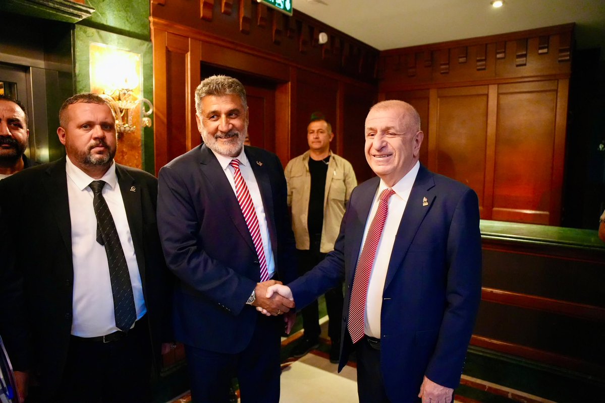 umitozdag's tweet photo. Bağımsız Türkiye Partisi Genel Başkanı Sayın Hüseyin Baş, Kutlu Parti Genel Başkanı Sayın Prof. Dr. Yusuf Halaçoğlu, Adalet Partisi Genel Başkanı Sayın Dr. Vecdet Öz, Milli Yol Partisi Genel Başkanı Sayın Remzi Çayır ile çok faydalı bir değerlendirme toplantısı gerçekleştirdik. 

Kendilerine davetimi kabul edip bir araya gelme fırsatı verdikleri için teşekkür ediyorum.