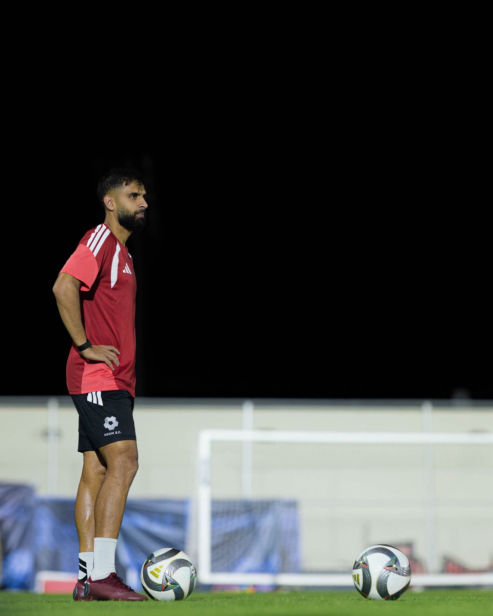 NEOMSportsClub's tweet photo. نستأنـف حصتنـا التدريبيـة ⚽️
استعدادًا للمواجهة القادمة ⏳

#نادي_نيوم_الرياضي https://t.co/kNonJtBqp1