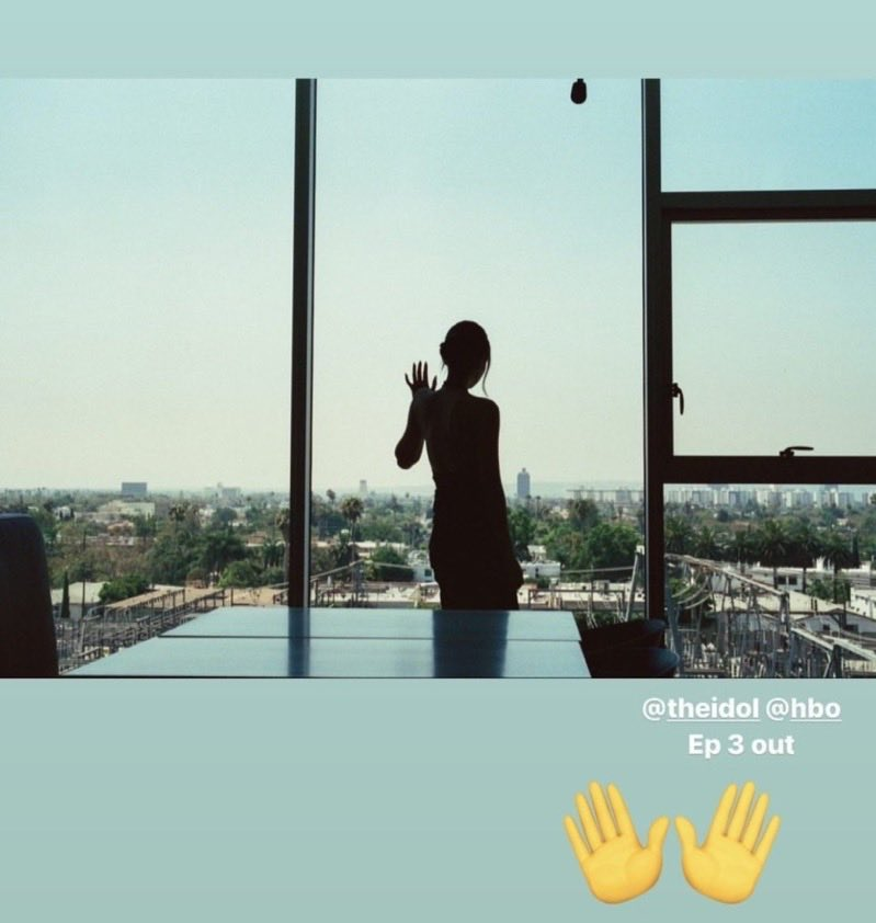 forsylin's tweet photo. what else do you expect from a fandom whose fave JENNIE literally worked on a show where something horrific like epstein was turned into a joke. https://t.co/mQfn8Jk1pM