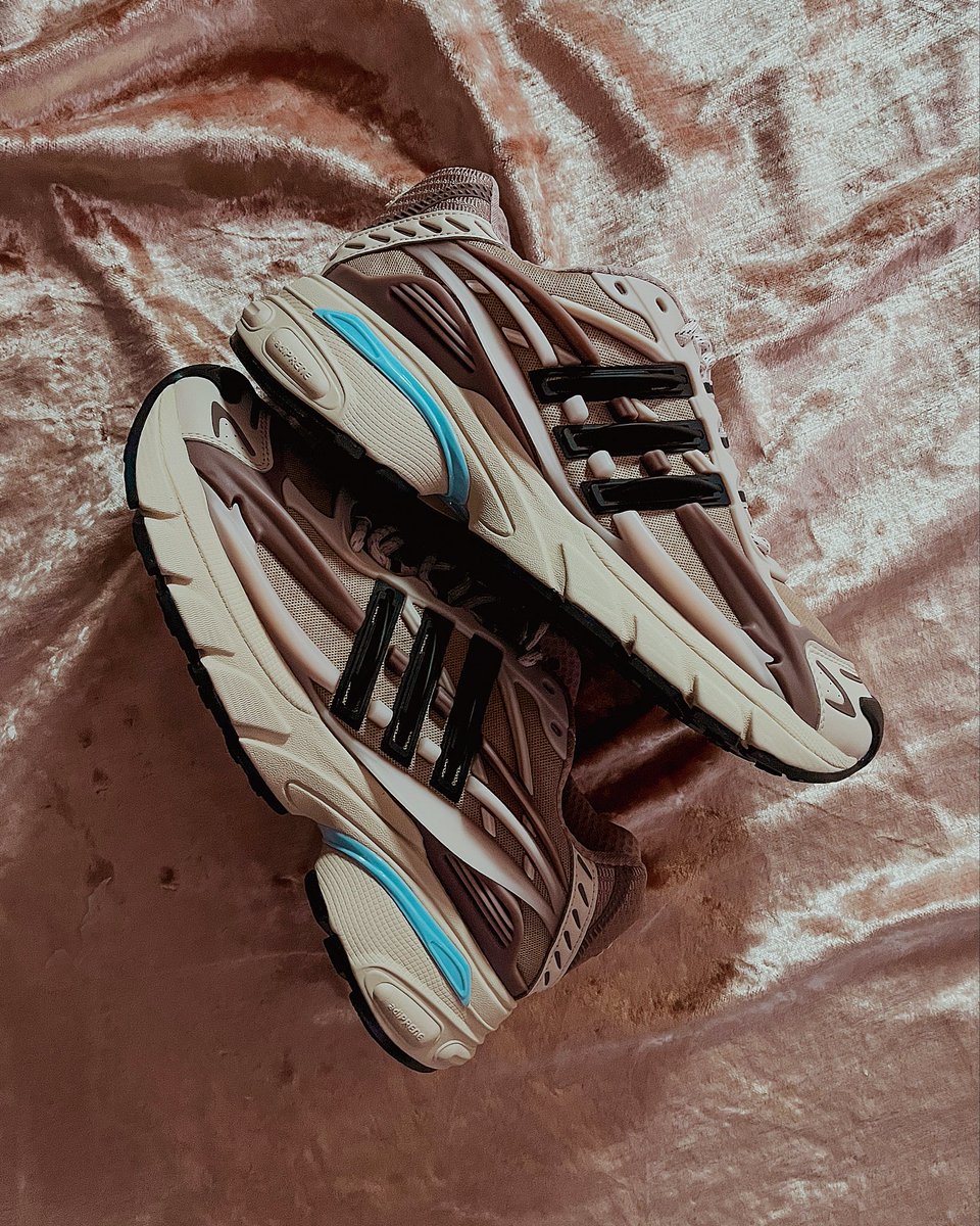 thabomeko16's tweet photo. VIRGINIA AdiStar Jellyfish Crystal Sand🪼 

@adidasZA @Pharrell https://t.co/ntfqTqR5zy