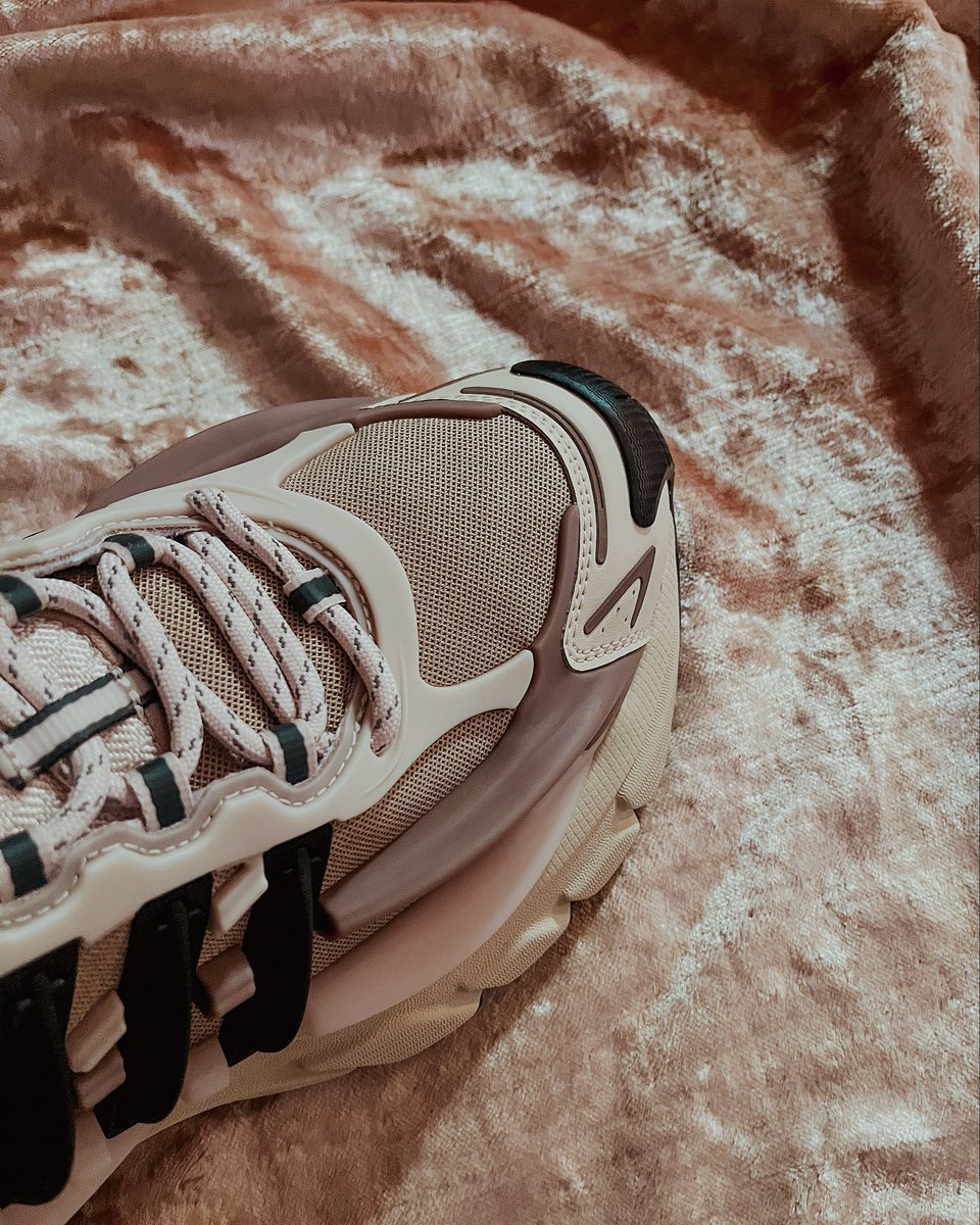 thabomeko16's tweet photo. VIRGINIA AdiStar Jellyfish Crystal Sand🪼 

@adidasZA @Pharrell https://t.co/ntfqTqR5zy