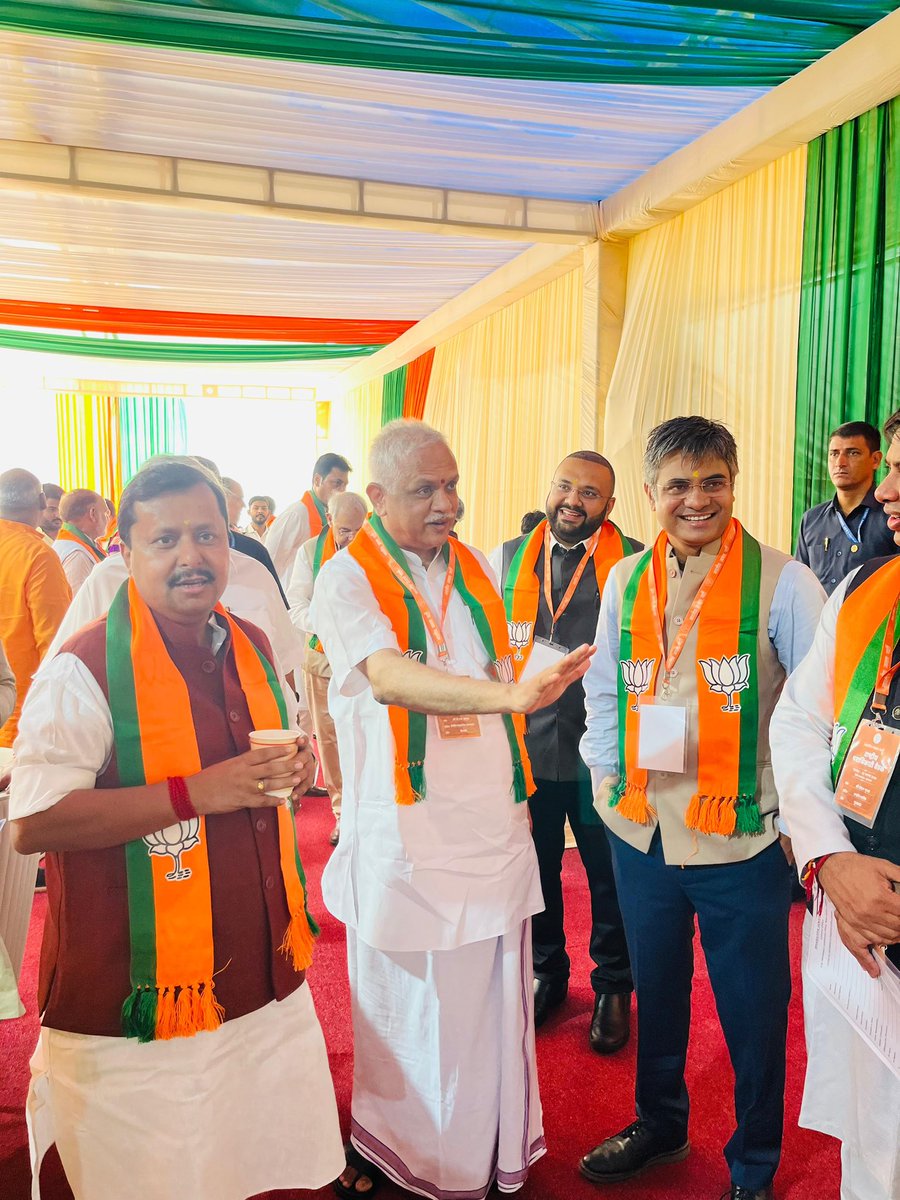 SandeepPathak04's tweet photo. आज भाजपा मुख्यालय में माननीय राष्ट्रीय अध्यक्ष श्री @NitinNabin जी की अध्यक्षता में आयोजित नवनियुक्त राष्ट्रीय पदाधिकारियों की बैठक में सहभागिता की। https://t.co/jFPS8Jh336