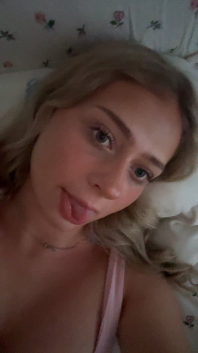 goddeesssbrook's tweet photo. You always say ��last time,” and yet here you are again paying. 🔮🔮💗💗💸💸

#findom #chastity #snowbunny #bnwo #sexting #relapse #sissy #joi #simp https://t.co/naFktev9TR