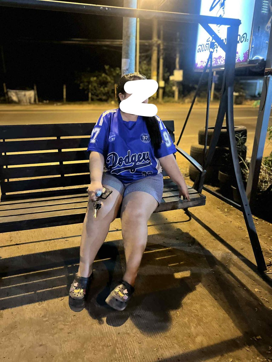 nanea2542's tweet photo. ความง่วงทำให้เรานอนหาว แต่ความเหงาทำให้เรานอนดึก😀 เหงาจังง https://t.co/gL8WENy351