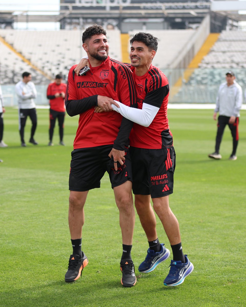ColoColo's tweet photo. 𝑀𝑎𝑛̃𝑎𝑛𝑎 𝐶𝑢𝑒𝑠𝑡𝑒 𝐿𝑜 𝑄𝑢𝑒 𝐶𝑢𝑒𝑠𝑡𝑒 🤟🏻⚪️⚫️ https://t.co/0owLTJ0MEU