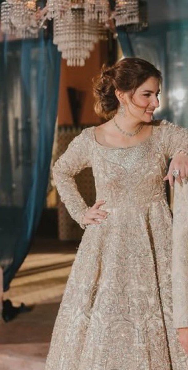geenasbae's tweet photo. She's literally a princess, dude. I NEED to see her in a bridal PS. 😭 https://t.co/Z9Zym1vg0T