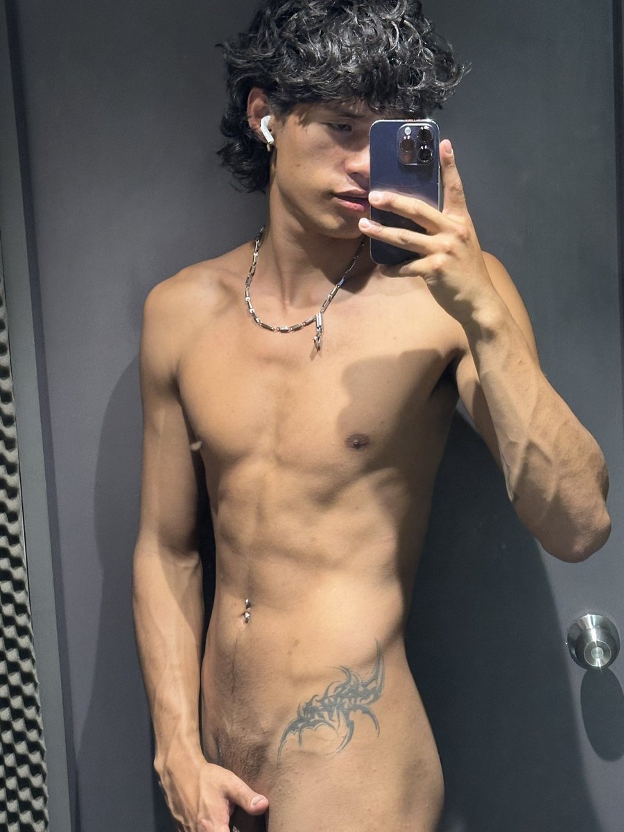 deiwypolania's tweet photo. Comprando ropa 🥴 https://t.co/PqiXNxL2Dy