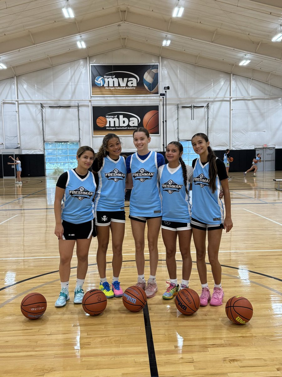 MichiganGoonies's tweet photo. The grind never stops ☠️🏴‍☠️ @PGHMichigan @pgh_Danyle @CoachEvanBell @coach_lumbo @BK2THEFULLEST @MichHSBball https://t.co/XMupebv4Ry