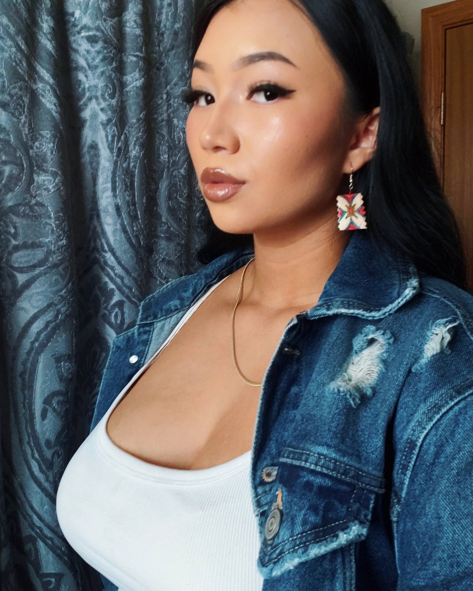 BrownQueen50563's tweet photo. Write to me for my newest saturday naughty, nasty and hot tapes π₯ they all include: Ft, private tapes, solo tapes and Bi-weekly content π₯΅π₯΅β¨β¨β¨
#Nativebaddie #Nativeamerican #Indigenous #Lakota #Nativetwitter https://t.co/SII7EK9n0f