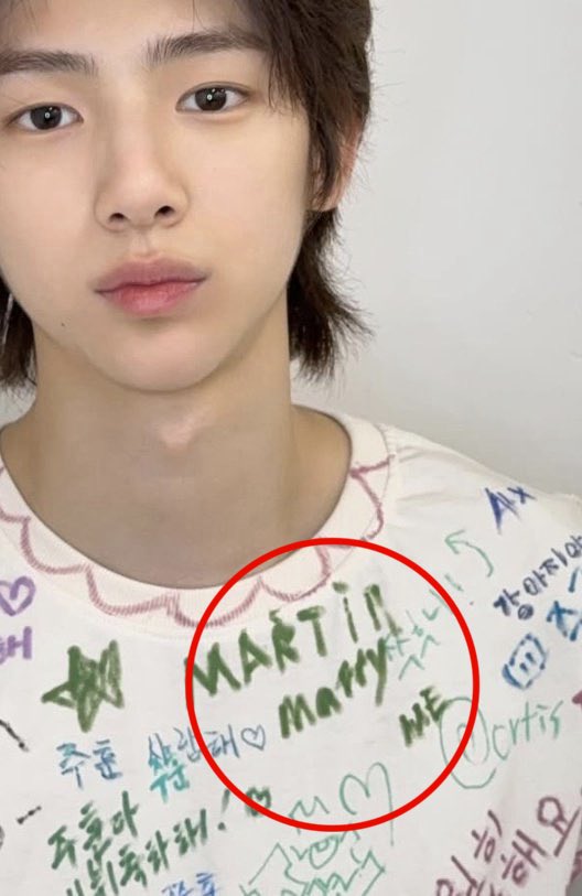 ohmyshizaa's tweet photo. #마틴 #martin #코르티스 #marhoon #08z #틴훈 #marju #주훈 #juhoon 

i want it                                i got it  💍 https://t.co/UW3sePKryg