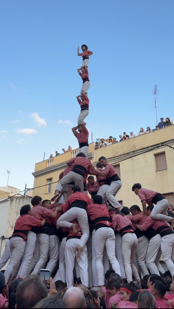 collavella's tweet photo. A tercera ronda descarreguem el 4d9fp!
#castells #collavella https://t.co/Kmc6qTKiAN
