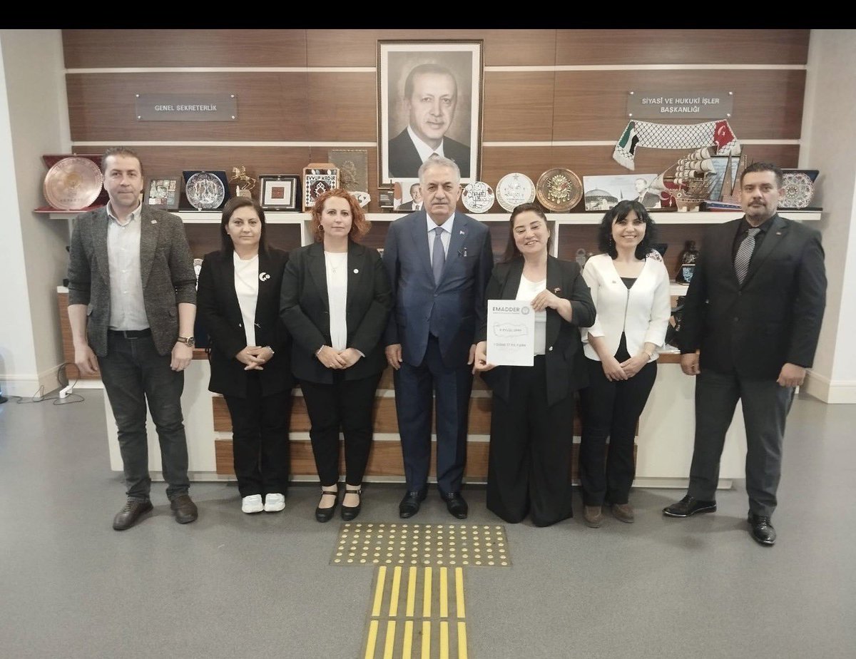 IsrafilPolat13's tweet photo. Kademeli Emeklilik Bekleyenler var"

Bizler, yıllarca çalışmış ve emekliliğini bekleyen milyonlar olarak adil bir çözüm bekliyoruz
1günün bedeli 17 yıl olamaz

Kademeli emeklilik, toplumsal adaletin gereği ve hakkımızdır!
@isikhanvedat
@EmadDernegi 
#EmekçiyeKademeŞart https://t.co/GwGJXd3sz4