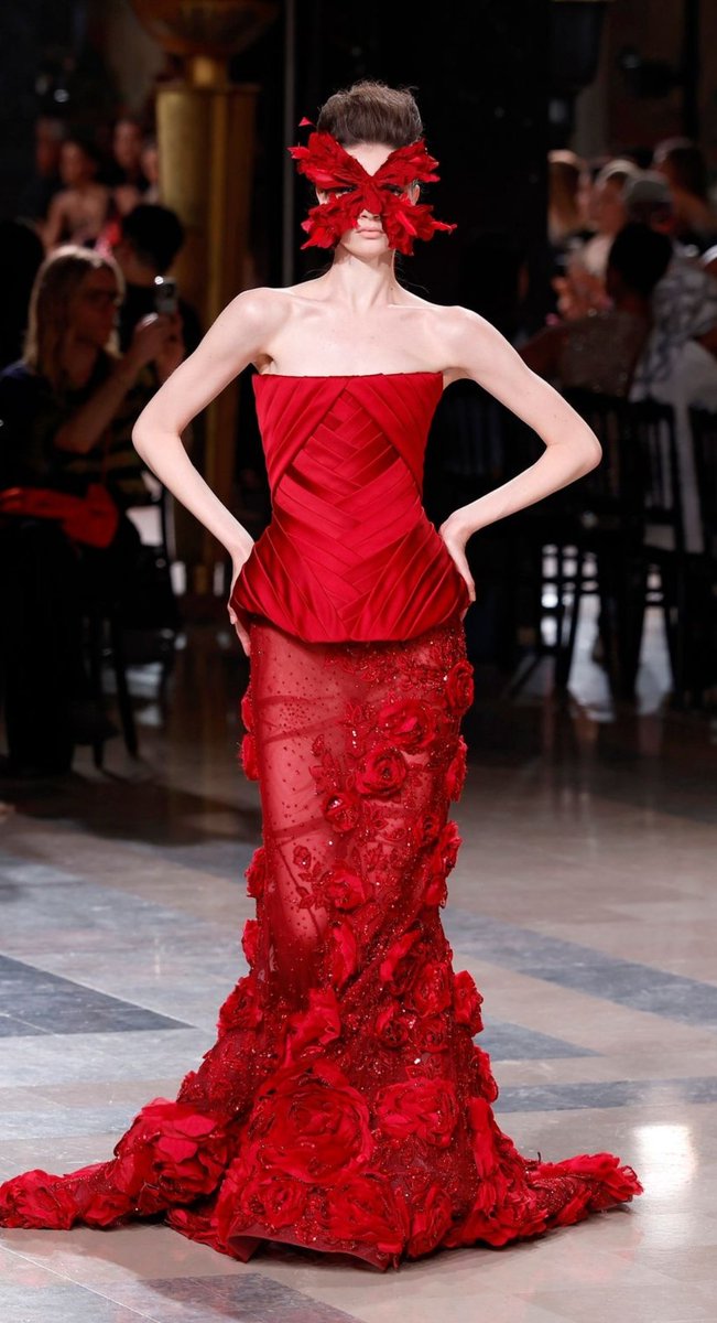 iAng_cut's tweet photo. ELIE SAAB Haute Couture FW 2026-27 https://t.co/jMC079eYr1