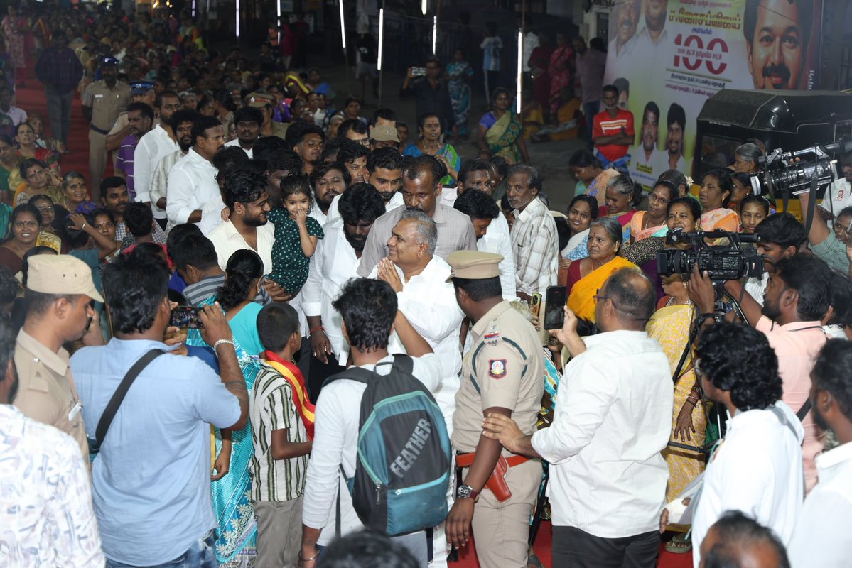 OfficeOfNAnand's tweet photo. மாண்புமிகு தமிழக வெற்றிக் கழக தலைவர், தமிழ்நாடு முதலமைச்சர் @CMOTamilnadu அவர்களின் வாழ்த்துக்களுடன்,

இன்று (22.08.2026) சனிக்கிழமை,

மாண்புமிகு தமிழக வெற்றிக் கழக பொதுச்செயலாளர், தியாகராய நகர் சட்டமன்ற உறுப்பினர், ஊரக வளர்ச்சி மற்றும் நீர்வளத்துறை அமைச்சர் திரு.N.@BussyAnand MLA அவர்களின் தலைமையில், சென்னை தியாகராய நகர் தொகுதிக்குட்பட்ட தம்பையா ரெட்டி தெருவில் தமிழக வெற்றிக் கழக ���ரசின் 100 நாள் சாதனை விளக்கப் பொதுக்கூட்டம் சிறப்பாக நடைபெற்றது.

இக்கூட்டத்தில் மாண்புமிகு அமைச்சர் அவர்கள், மாண்புமிகு தமிழ்நாடு முதலமைச்சர் அவர்களின் தலைமையில் தமிழக வெற்றிக் கழக அரசு பொறுப்பேற்றவுடன், பொதுமக்களின் நலனுக்காக மேற்கொள்ளப்பட்டு வரும் பல்வேறு மக்கள் நலத் திட்டங்கள் மற்றும் நடவடிக்கைகளை எடுத்துரைத்தார்.

அதன்படி, 200 யூனிட் கட்டணமில்லா மின்சாரம், பெண்களின் ��ாதுகாப்பை உறுதி செய்ய ‘சிங்கப்பெண்’ அதிரடிப்படை, மாநிலத்தில் போதைப்பொருட்களை ஒழிக்க தீவிர நடவடிக்கைகள், பள்ளிக்கூடங்கள், வழிபாட்டுத் தலங்கள் மற்றும் பேருந்து நிலையங்கள் அருகில் செயல்பட்டு வந்த 717 டாஸ்மாக் கடைகளை அகற்ற உத்தரவு, கூட்டுறவு வங்கிகளில் சிறு, குறு விவசாயிகள் பெற்ற ரூ.75,000/- வரையிலான பயிர்க்கடன்களை முழுமையாகத் தள்ளுபடி உள்ளிட்ட பல்வேறு மக்கள் நலத் திட்டங்கள் செயல்படுத்தப்பட்டுள்ளதாக தெரிவித்தார்.

இந்நிகழ்வில் சென்னை தெற்கு (வடக்கு) மாவட்டக் கழகச் செயலாளர் திரு. K.அப்புனு (எ) வேல்முருகன் அவர்கள், தேசிய செய்தித் தொடர்பாளர் வழக்கறிஞர் திருமதி.ஏ.சசிரேகா அவர்கள், க���க மாநில செய்தித் தொடர்பாளர் திரு. ஒட்டேரி ஜெயக்குமார் அவர்கள் மற்றும் மாவட்ட, பகுதி, வட்டக் கழக நிர்வாகிகள், சார்பு அணி நிர்வாகிகள், கழகத் தோழர்கள் மற்றும் பொதுமக்கள் பெருந்திரளாகக் கலந்து கொண்டு சிறப்பித்தனர்.