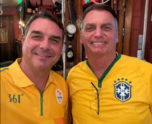 Alexmorettibr's tweet photo. Minha mãe é Bolsonaro
Meu pai é Bolsonaro
Minha avó é Bolsonaro
Meu avô é Bolsonaro
Minha irmã é Bolsonaro
Meu irmão é Bolsonaro
Minha tia é Bolsonaro
Meu tio é Bolsonaro
Minha prima é Bolsonaro
Meu primo é Bolsonaro
Minha sogra é Bolsonaro
Meu sogro é Bolsonaro
Minha cunhada é Bolsonaro
Meu cunhado é Bolsonaro
Minha nora é Bolsonaro
Meu genro é Bolsonaro
Meu vizinho é Bolsonaro
Minha vizinha é Bolsonaro
Meu cachorro é Bolsonaro
Meu passarinho é Bolsonaro
Meu bisavô é Bolsonaro
Minha bisavó é Bolsonaro
Meu tataravô é Bolsonaro
Minha tataravó é Bolsonaro
Meu padrinho é Bolsonaro
Minha madrinha é Bolsonaro
Meu afilhado é Bolsonaro
Minha afilhada é Bolsonaro
Meu enteado é Bolsonaro
Minha enteada é Bolsonaro
Meu padrasto é Bolsonaro
Minha madrasta é Bolsonaro
Meu melhor amigo é Bolsonaro
Minha melhor amiga é Bolsonaro
Meu colega é Bolsonaro
Minha colega é Bolsonaro
Meu chefe é Bolsonaro
Minha chefe é Bolsonaro
Meu funcionário é Bolsonaro
Minha funcionária é Bolsonaro
Meu cliente é Bolsonaro
Minha cliente é Bolsonaro
Meu sócio é Bolsonaro
Minha sócia é Bolsonaro
Meu professor é Bolsonaro
Minha professora é Bolsonaro
Meu diretor é Bolsonaro
Minha diretora é Bolsonaro
Meu aluno é Bolsonaro
Minha aluna é Bolsonaro
Meu veterano é Bolsonaro
Minha veterana é Bolsonaro
Meu médico é Bolsonaro
Minha médica é Bolsonaro
Meu dentista é Bolsonaro
Minha dentista é Bolsonaro
Meu advogado é Bolsonaro
Minha advogada é Bolsonaro
Meu barbeiro é Bolsonaro
Minha cabeleireira é Bolsonaro
Meu mecânico é Bolsonaro
Meu eletricista é Bolsonaro
Meu encanador é Bolsonaro
Meu pedreiro é Bolsonaro
O padeiro é Bolsonaro
O açougueiro é Bolsonaro
O síndico é Bolsonaro
A síndica é Bolsonaro
O porteiro é Bolsonaro
O entregador é Bolsonaro
O motorista é Bolsonaro
O cobrador é Bolsonaro
Minha rua é Bolsonaro
Meu bairro é Bolsonaro
Minha cidade é Bolsonaro
Meu estado é Bolsonaro
O planeta é Bolsonaro
O universo é Bolsonaro

O Brasil é Bolsonaro
Todo mundo é Bolsonaro
