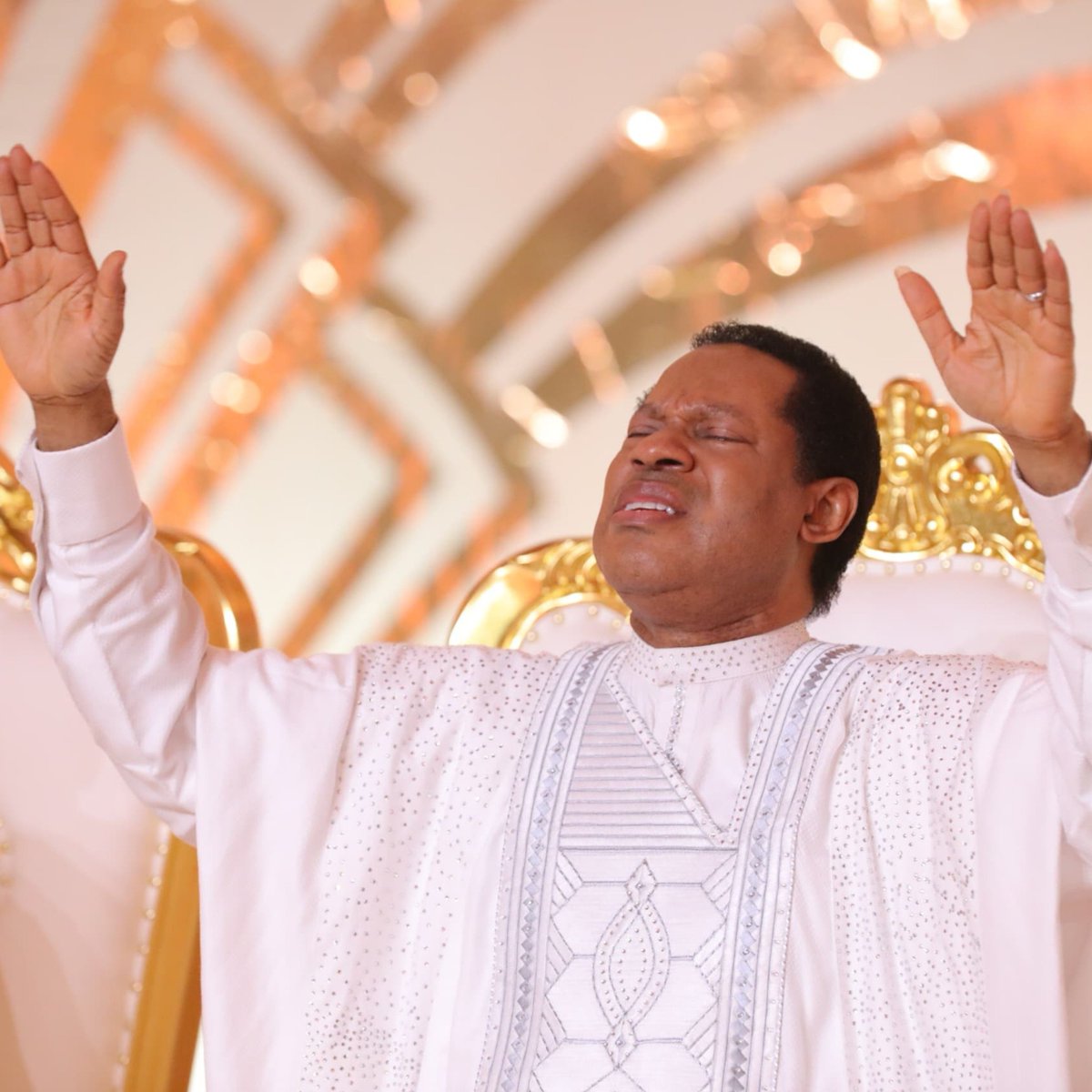MichaelAjobo's tweet photo. If you can't call Tony Elumelu, "Tony"

Why then would you be talking to "JESUS" and call him "Jesus".... Pastor Chris has taught us in Christ Embassy that in worship you refer to him as "LORD JESUS". After the resurrection, no one in the Bible addressed him as Jesus, only LORD JESUS 👑.

TOMORROW IN CHURCH WORSHIP HIM AS LORD JESUS!!!