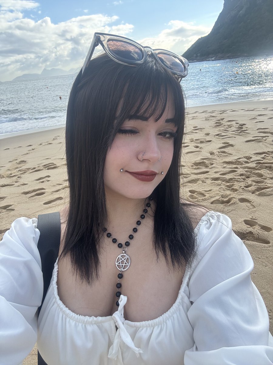 heyiamia's tweet photo. Am i your type? (Be honest) https://t.co/AtPviDsH5g