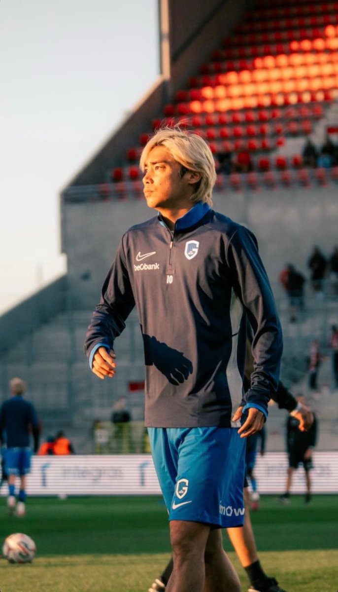 Linaxx_rock's tweet photo. 今日も始まるー！全力応援！👍✨📣
#伊東純也
#KRCGenk https://t.co/4JVx6CiUz6