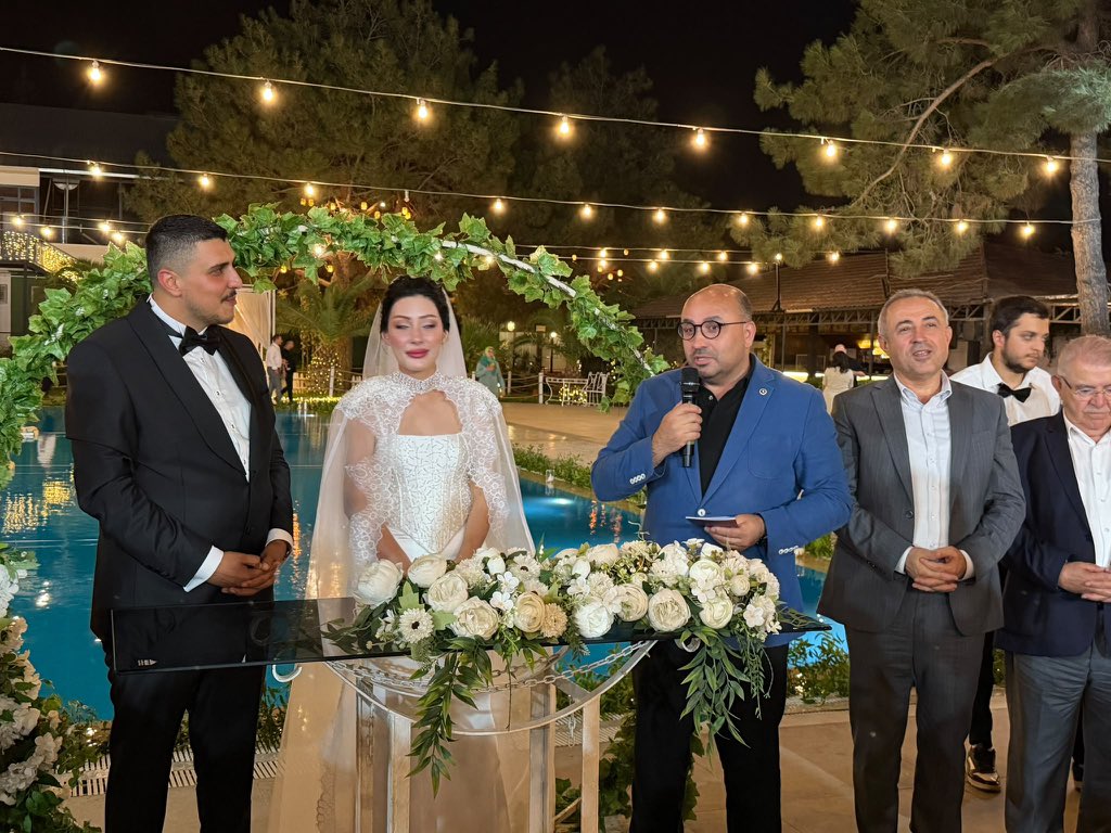 teopolitik's tweet photo. Merve & Barbaros Burak kardeşlerimizin düğün merasimlerine katılarak mutluluklarına ortak olduk.

Çiftimizi, Kocabaş ve Vanlı/Göl ailelerini gönülden tebrik ediyor, bu güzel birlikteliğin her iki aile için de hayırlara vesile olmasını diliyorum.

Allah mesut etsin. Bir ömür boyu mutluluklar diliyorum.

📍Kahramanmaraş/ Dulkadiroğlu