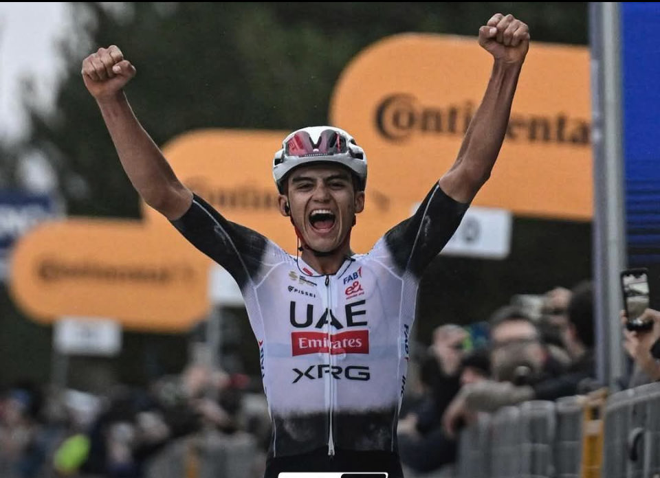 ManuelTruso's tweet photo. Isaac del Toro tomó el liderato general de la vuelta Ciclista a Alemania 2026 y dejó la mesa puesta para mañana buscar coronarse campeón 🚴 🇲🇽👏🏻 https://t.co/3BYQ96HfbQ