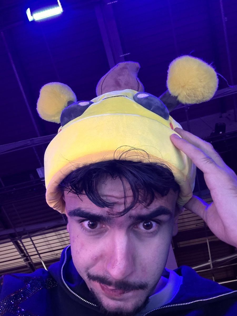 KirwaFN's tweet photo. Fin du weekend ça m’as fait plaisir de revoir mes gars ainsi que vous tous qui êtes venus demandé des photos etc… vous êtes des bon et c’est pour ça que je suis heureux d’être là où j’en suis aujourd’hui 🫶🏻 https://t.co/lKPxpgnEnh