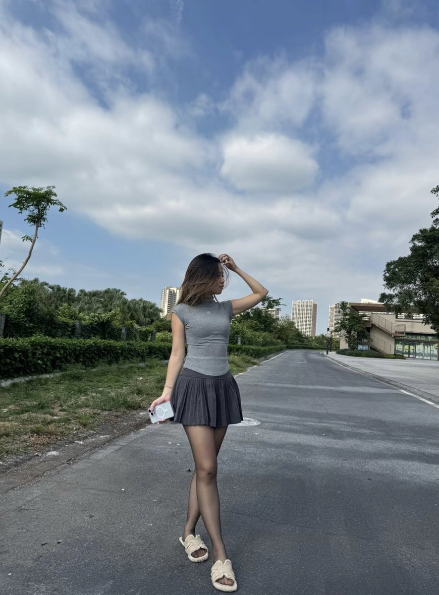 vickyzjjj's tweet photo. 日常 #黑丝 #老婆 #绿帽 #ntr #淫妻 https://t.co/qqjq3pna1b