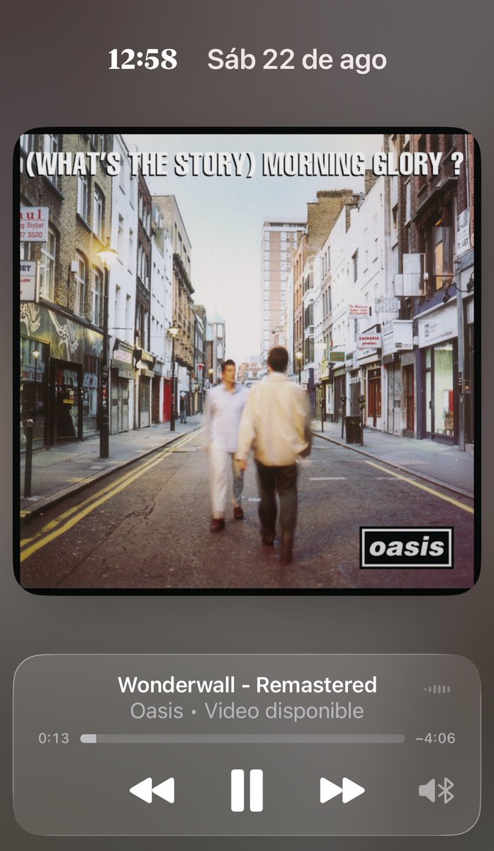 gis0kp's tweet photo. Que me ame tanto para que me considere su wonderwall https://t.co/wFRkjd53hZ