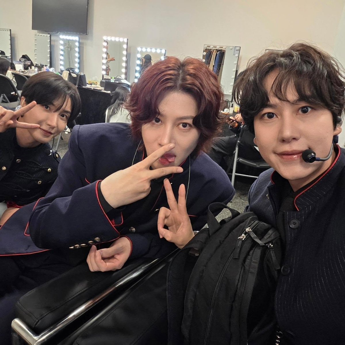 yechulholic's tweet photo. kyu and the homosexuals https://t.co/oLBWBV6bGP