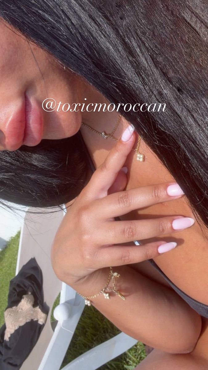 toxicmoroccan's tweet photo. Soft lips, fresh French tips and a high arched Moroccan sole. Pick your weakness. I’ll turn it into an expense.

#findom #findomml #worship #domme #domina #moroccandomme #arabdomme #paypig #paypignl #sub #finsub #humanATM https://t.co/mihkzwG6Dk