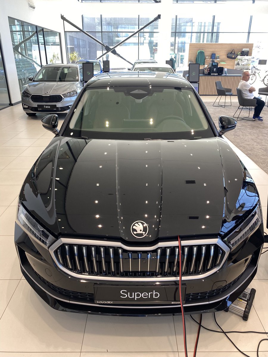 fatihyilmazweb's tweet photo. 🇨🇿 SKODA Superb - Prestige

Ağustos bayi satış fiyatı: 3.760.000 TL ✅

Genelde makam aracı olarak tercih ediliyor. Varsa aramızda makam sahibi, araçla ilgili düşüncelerini yorumlarda paylaşabilir :) https://t.co/WZCr1c2JjQ