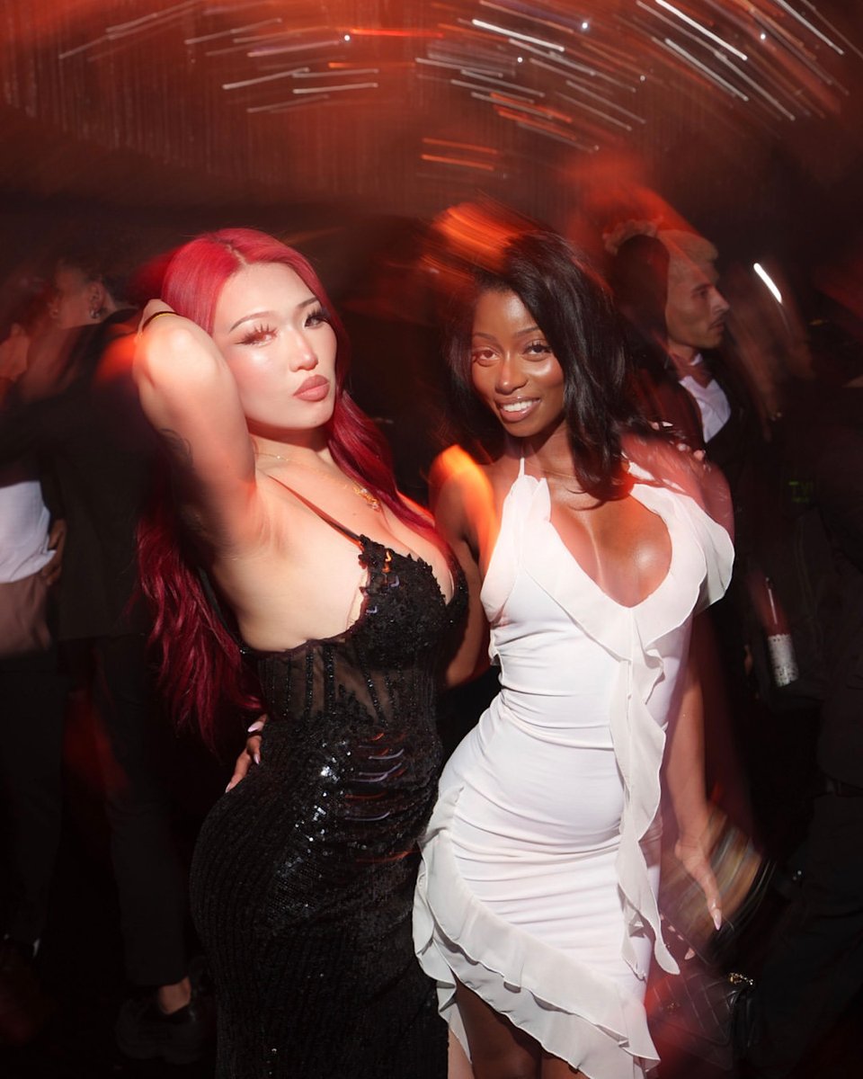 NinaDaddyUpdate's tweet photo. Pictures of Nina Lin taken at Alabama Barker's Internet Ball 🔥 https://t.co/QSSEgRxEnO