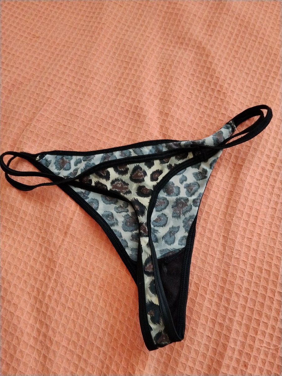 canburs66334880's tweet photo. Sevgili takipçim 48 yaşındaki kamu personeli olan karısın ıslak kilodunu göndermiş kim koklamak ister 🔥🔥🔥🍆🍆🍆🫦🫦👅👅👅👅🫦🫦🍆 https://t.co/gsiYtkyteq