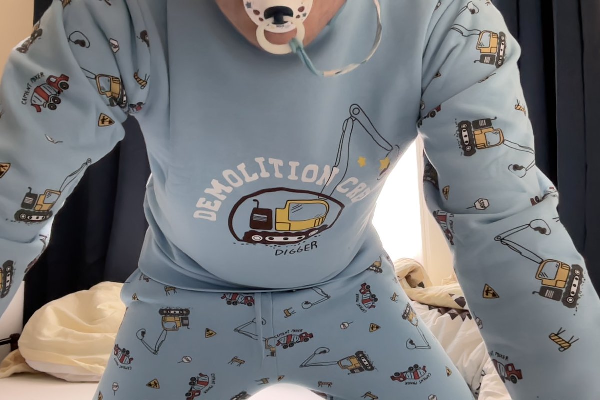 JamesyAB17's tweet photo. And this one too 🚜🚼🍼 @DiaperMinister @Us_kiddodiapers https://t.co/SRbN3VPeSp