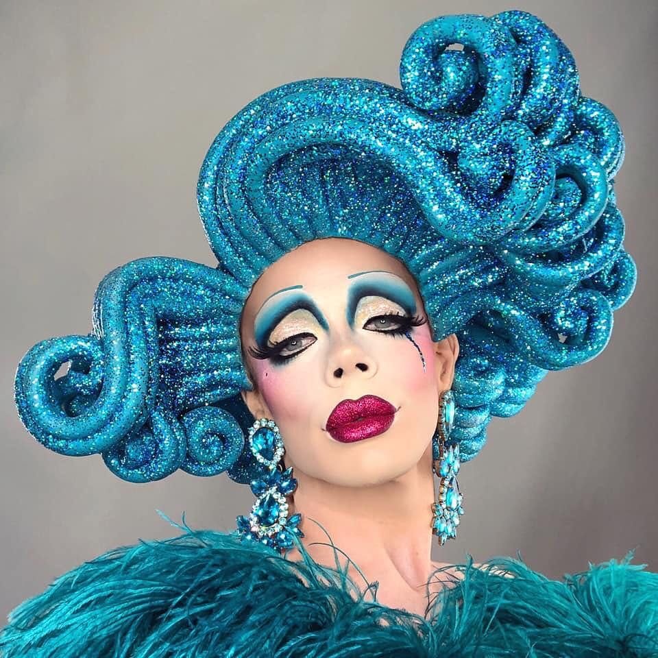 sallytrademark's tweet photo. she's always been THE mug (and so creative too) https://t.co/1XeqmxufMx