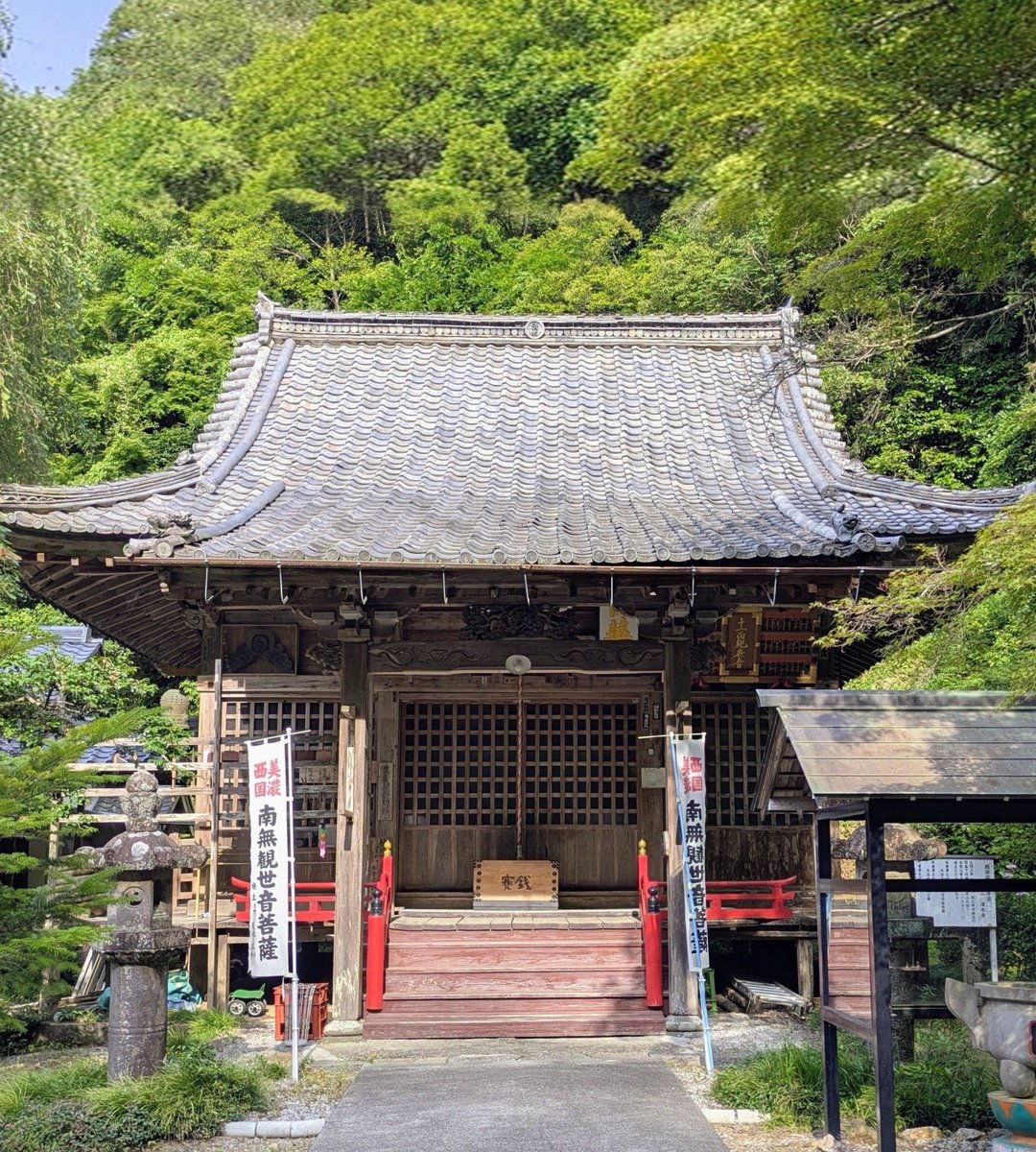 maru9939a's tweet photo. フォロワーさんから「画像が見れなくなってるよ」と教えて頂いたので再アップ

岐阜・富加町の白華山 清水寺
加治田城跡の麓にある静かな古寺で、秋にもう一度訪れたいです✨ https://t.co/mWHOOKJ4Vy