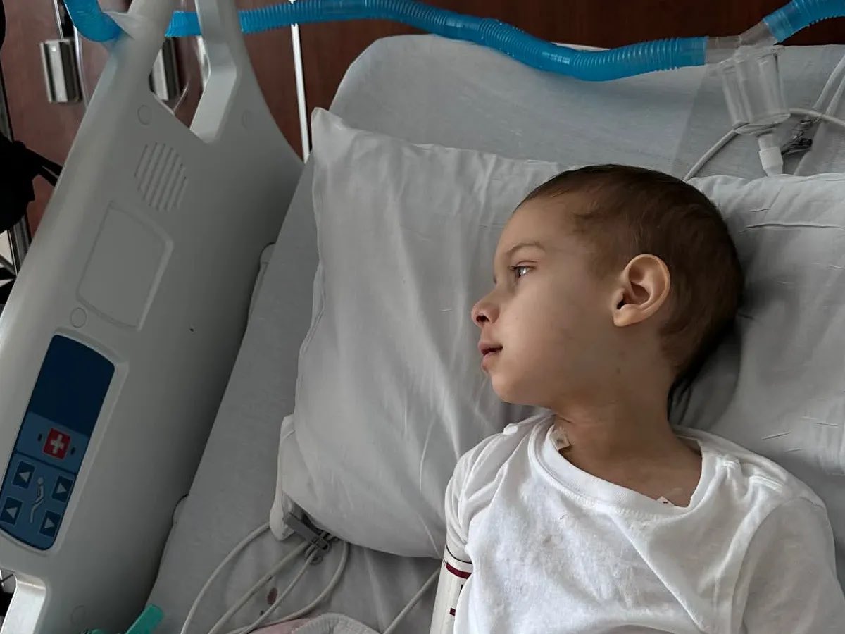 Nathan_Fight's tweet photo. Nathan is only 5 and fighting Stage 4 neuroblastoma. 💙🎗️

Proceeds from Nathan Strong will go to his family during his fight. Anything helps—even a share.

https://t.co/JslmRt6JkP

#NathanStrong 
#fypシ゚viral https://t.co/JolgRyAWqC