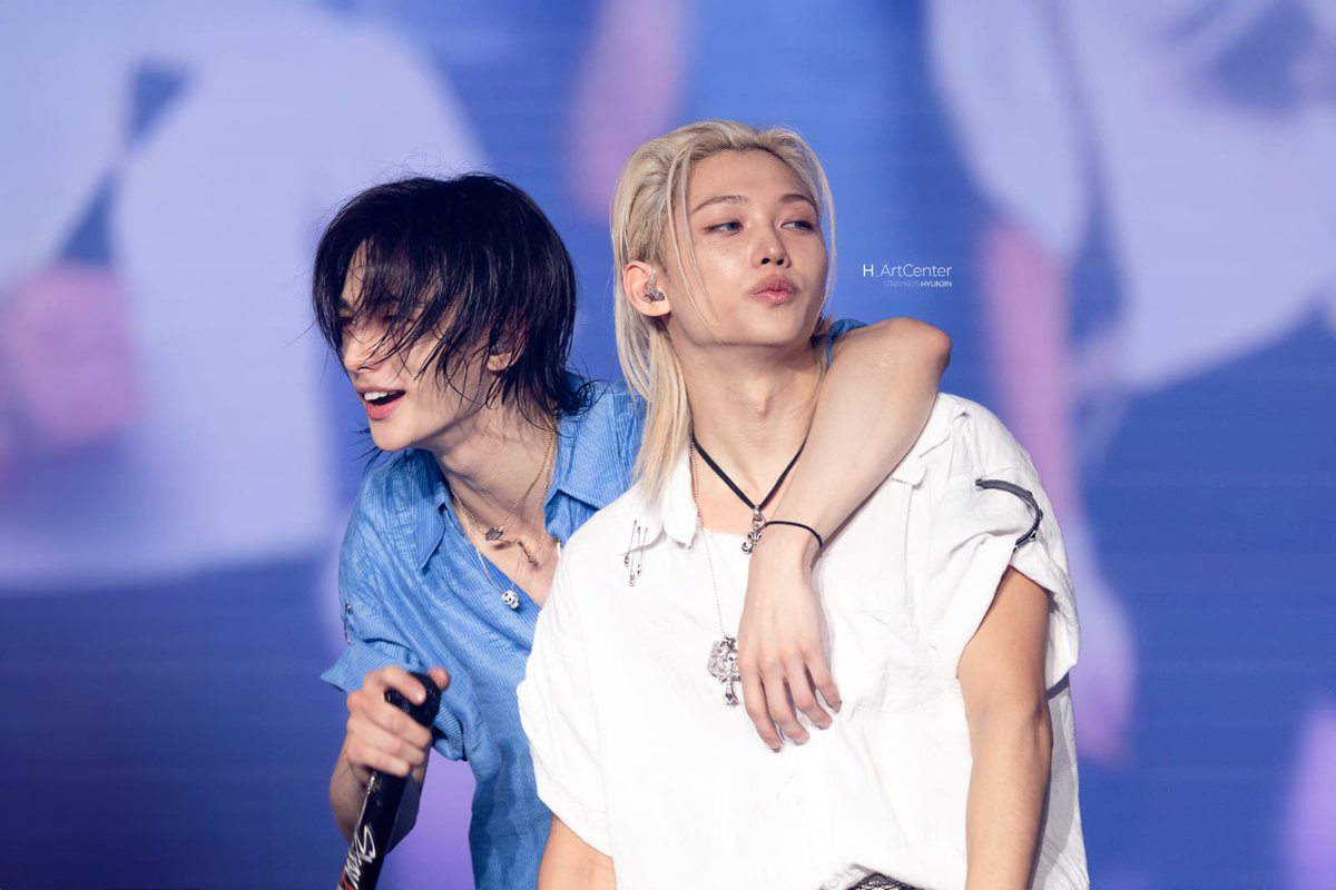 ValeriaNa1982's tweet photo. Hyunlixers ya esta bien de tanta negatividad ya me canse creo que es el momento de borrar todo ese odio y esas historias con amor. 

Propongo inundar esta mierda con clips, fotos o edits hyunlix con la etiqueta

#HyunlixAreSoBeautiful

¿Me seguis por favor? https://t.co/SimpNFZekk