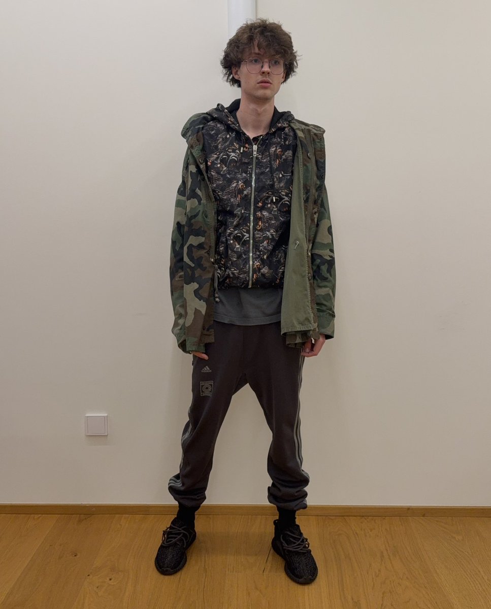 DodoFits's tweet photo. I was bored and tried styling a Yeezy Season fit https://t.co/K4XW82lBQJ