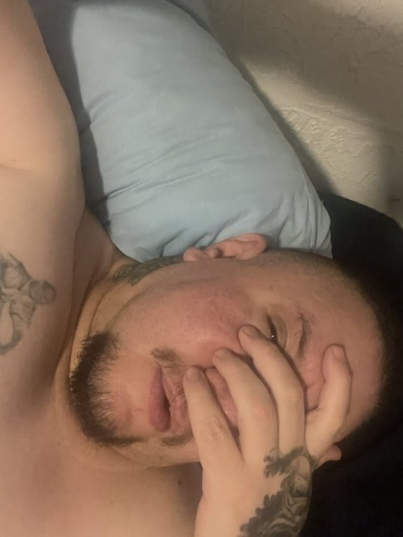 officialkadiofm's tweet photo. Bored and horny who’s active tonight?? https://t.co/FiApsEPsxI