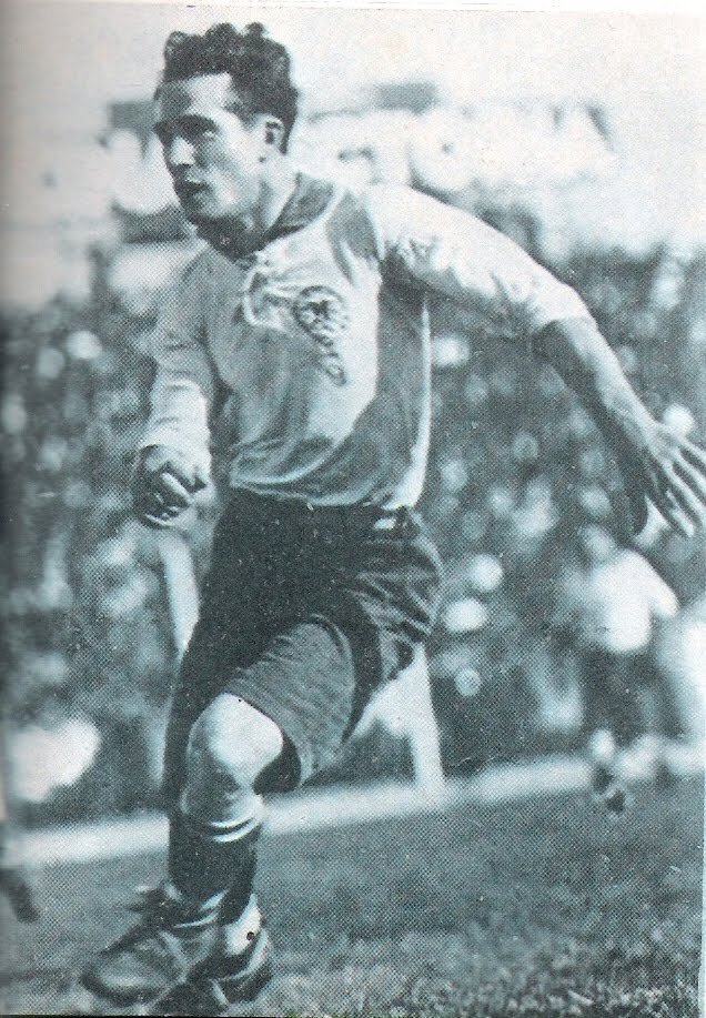 DatosHuracan's tweet photo. 🔙 Efemérides| Hace 100 años exactos, un 22 de agosto, Huracán🎈 obtenía su tercer titulo de liga correspondiente al torneo de 1925.
⚽: Stabile con 17 goles.
1️⃣1️⃣: Ceresetto; Nóbile y Pratto; Molinari, Antonio Chiesa y Federico; Loizo, Gastelú, Stabile, Ángel Chiesa y Onzari. https://t.co/Ox0ppGtO21