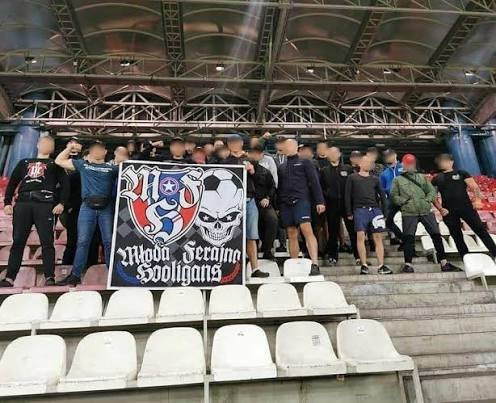 SeKot1983's tweet photo. @Lo0kie92 Oczywiście. Patologia sama się łączy z patologicznym towarzystwem... https://t.co/Sc39fpiEhL