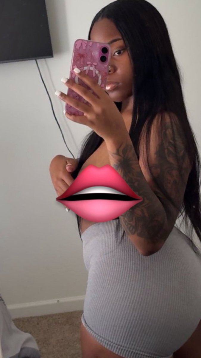_lashaaay_'s tweet photo. good evening babes 👄😏😫 #stl #saintlouis https://t.co/6Wvcsjmop2