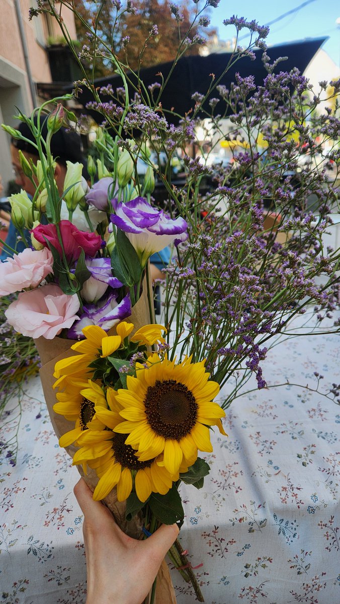 Kineli_'s tweet photo. And I also went to a flower workshop today 🌸✨️🤍 https://t.co/zhZ07WU0fV