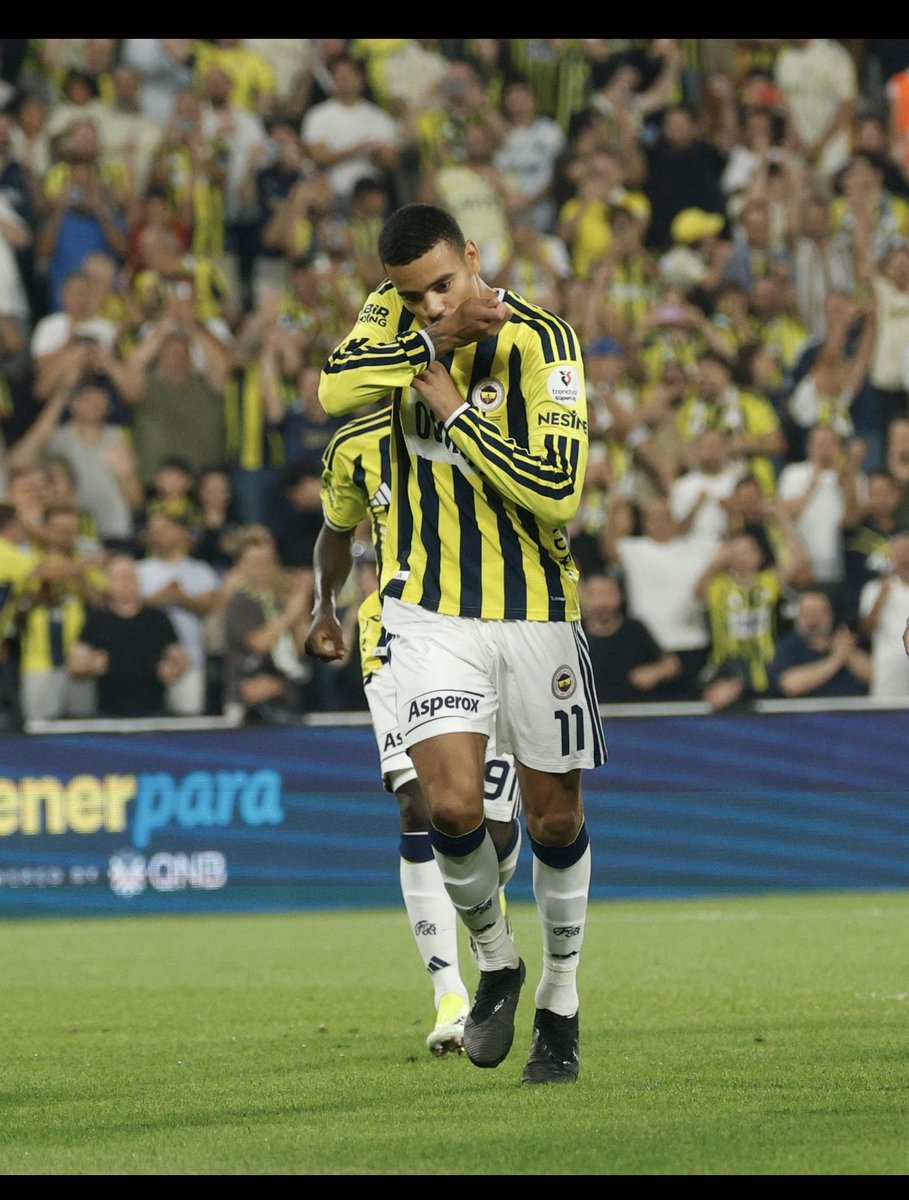 Fenerle19's tweet photo. Bu adam benim herşeyimdir greeenwooooodddd https://t.co/Z9rk81QW3Y