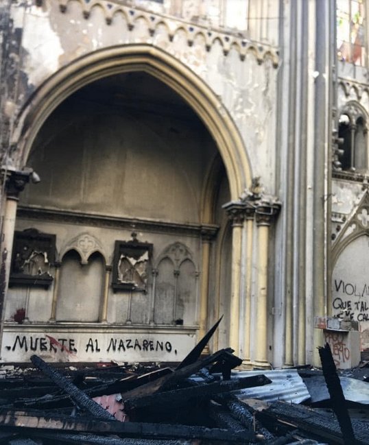 FarazPervaiz3's tweet photo. When the Muslims attacked the church in Santiago de Chile.

They wrote on the wall of the burnt out church 

 'Muerte al Nazareno...Death to the Nazarene' https://t.co/GVPuapsp3m